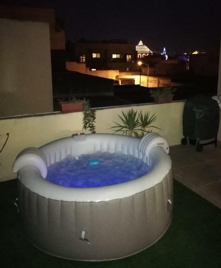Studio Apartment With Private Terrace, Jacuzzi & Views Mosta Eksteriør billede