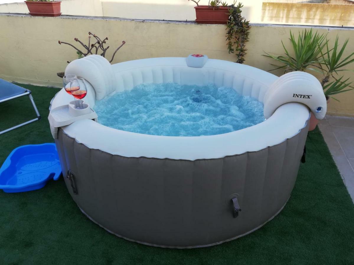 Studio Apartment With Private Terrace, Jacuzzi & Views Mosta Eksteriør billede
