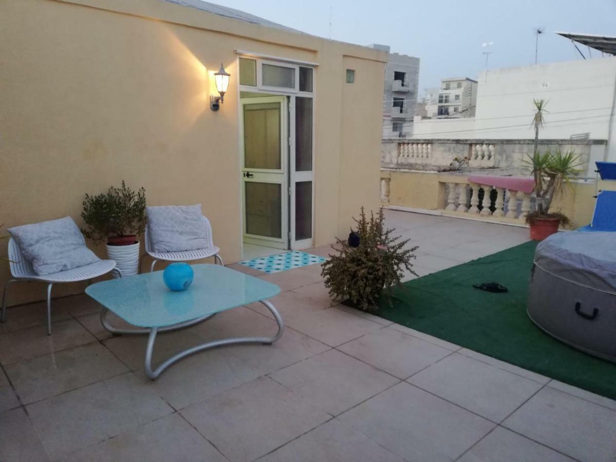 Studio Apartment With Private Terrace, Jacuzzi & Views Mosta Eksteriør billede